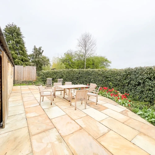 1 Bedroom Superior Basement Cottage