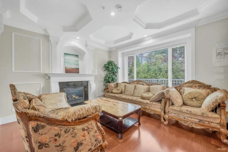 Oakridge Home