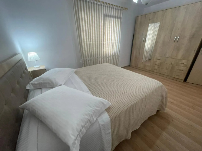Lovely one-bedroom apartment with private entrance