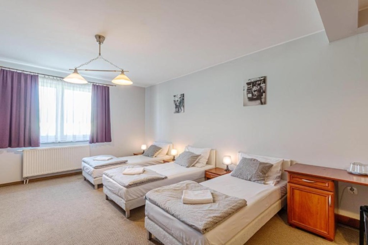 Standard Triple room