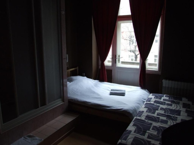 Standard Triple room