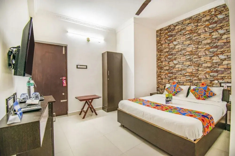 Saint Thomas Inn by OYO