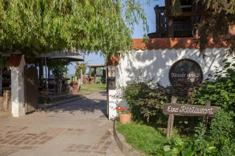 Pension Kezele