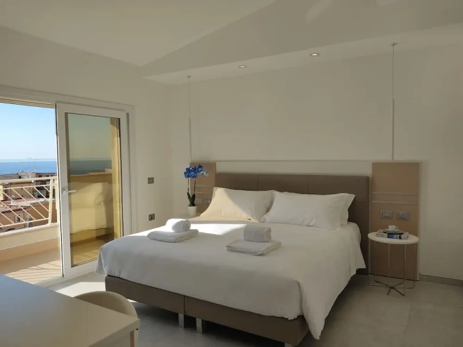 Deluxe Apartment with balcony