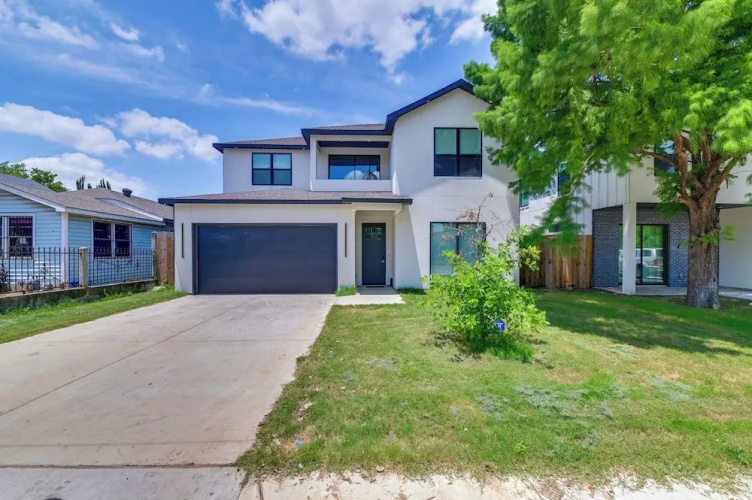 Modern & Spacious Home 3 Mi to Downtown Dallas!