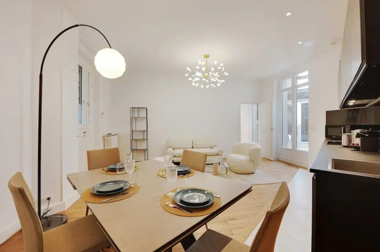 Superb Apartment With Terrace 2br/4p Trocadero