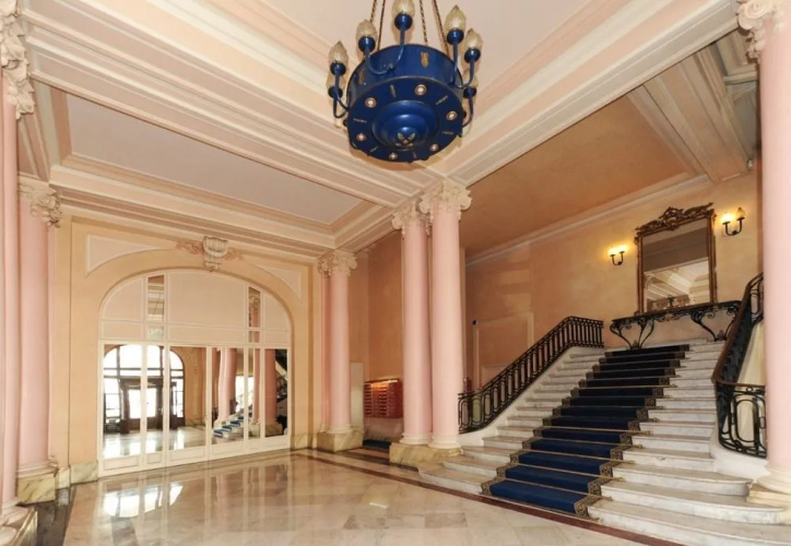 Royal Negresco - 5 Stars Holiday House
