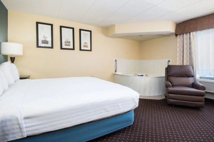 AmericInn Eagle