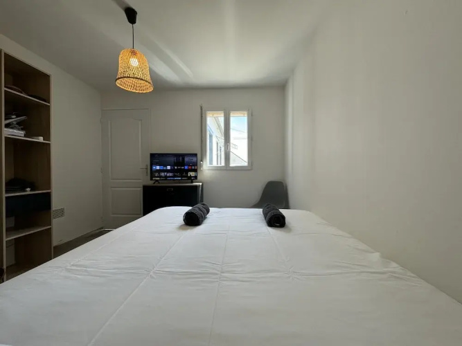 House in Le Mans With Private Courtyard