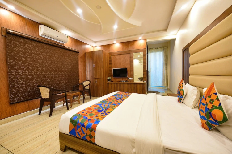 Fabhotel 4 Seasons