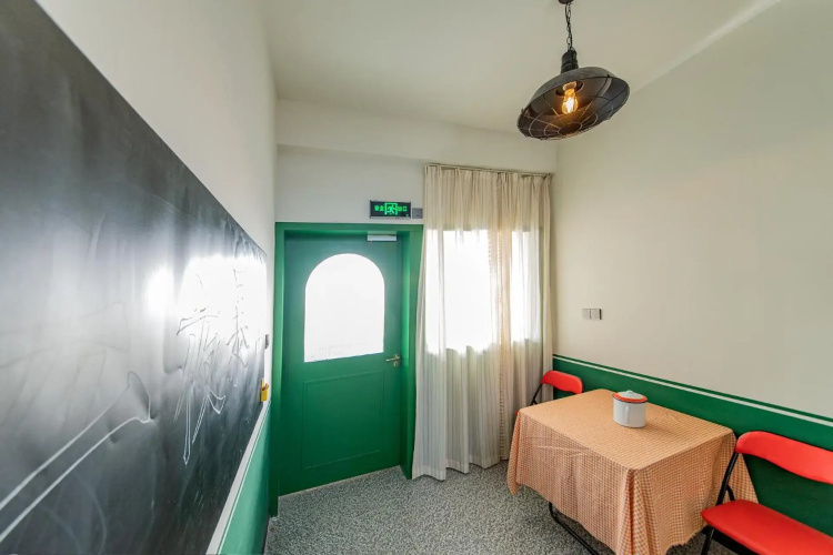 Locals Apartment House 40