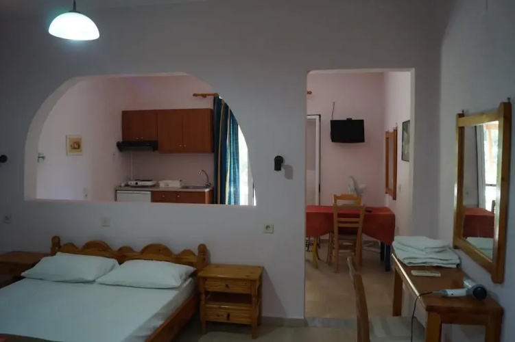 Jason Rooms & Studios