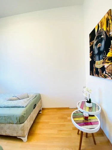 Rooms in Cozy 4BR Shared Apt Central