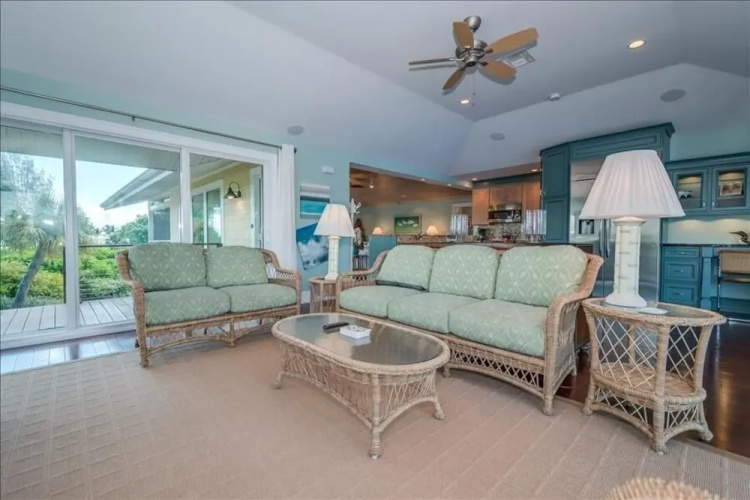 Homes-293 Harbor Drive