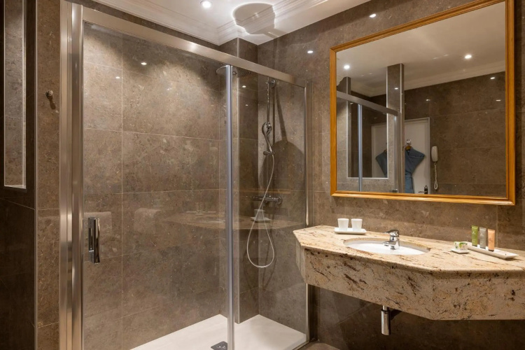 Holiday Inn London - Kensington High St. photo 35