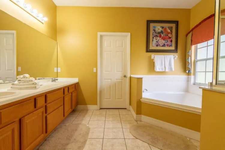 Formosa Gardens 2705