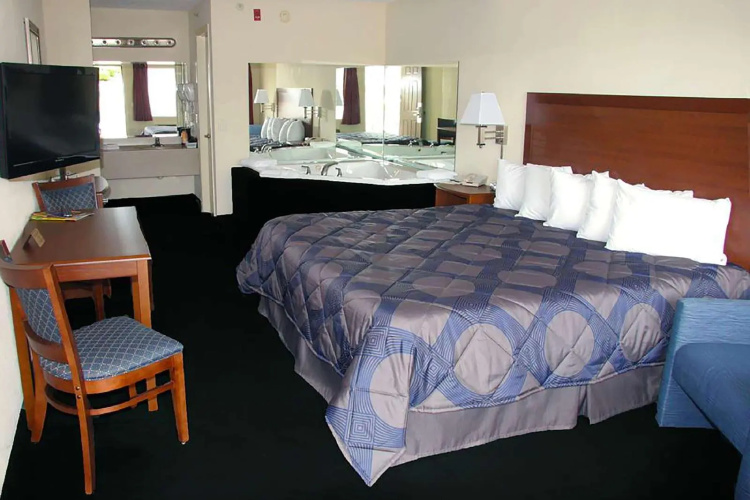 Atrium Inn