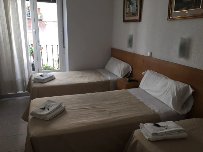 Hostal R. Lido