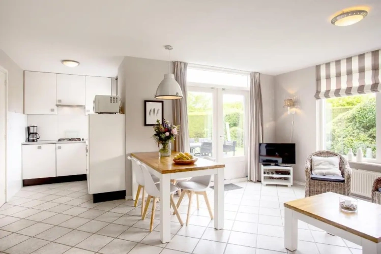 2 Bedrooms Bungalow