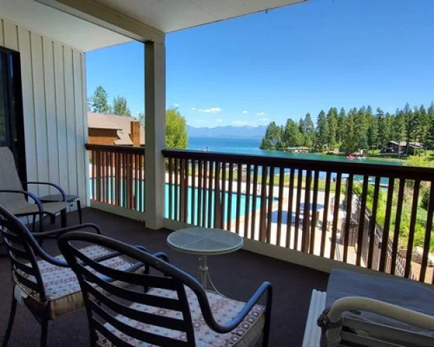 Peaceful Bay Resort, Lakeside