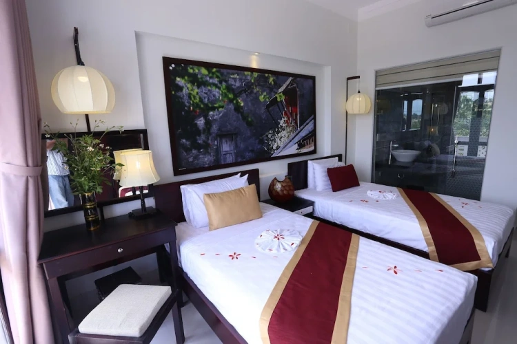 Standard Quadruple Family room with balcony