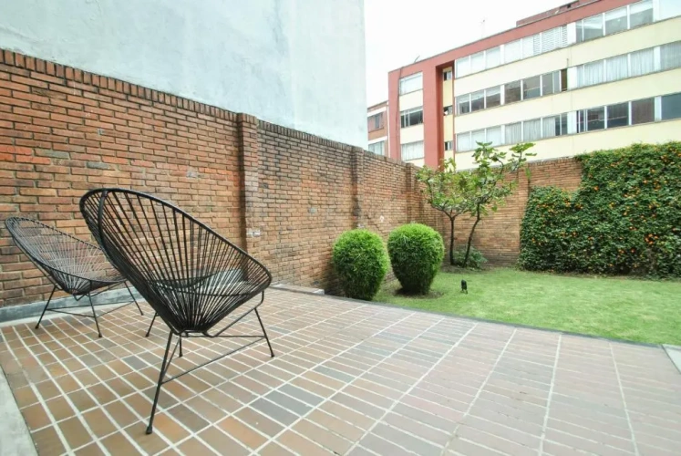 2 Bedrooms Apartment