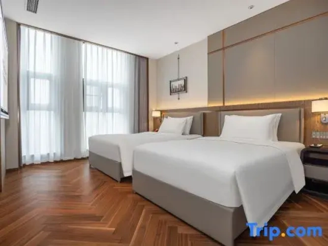 Deluxe Twin Suite