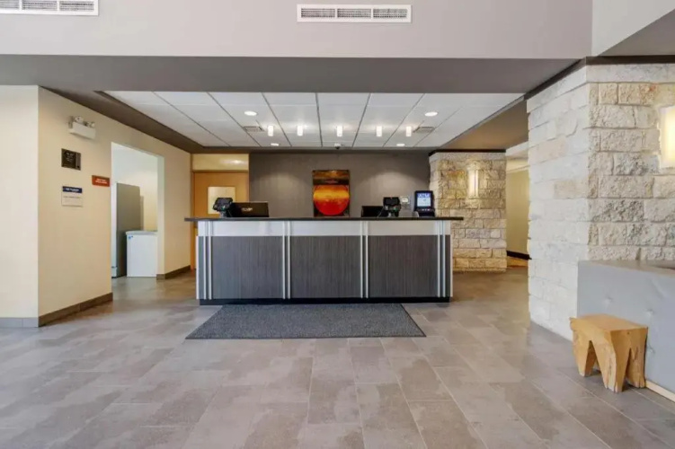 Best Western Plus Eastgate Inn & Suites