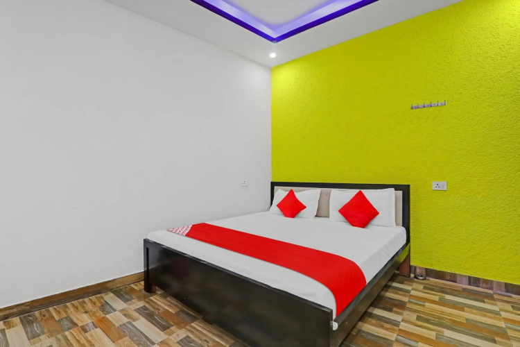 OYO Flagship 80465F R K Hotels