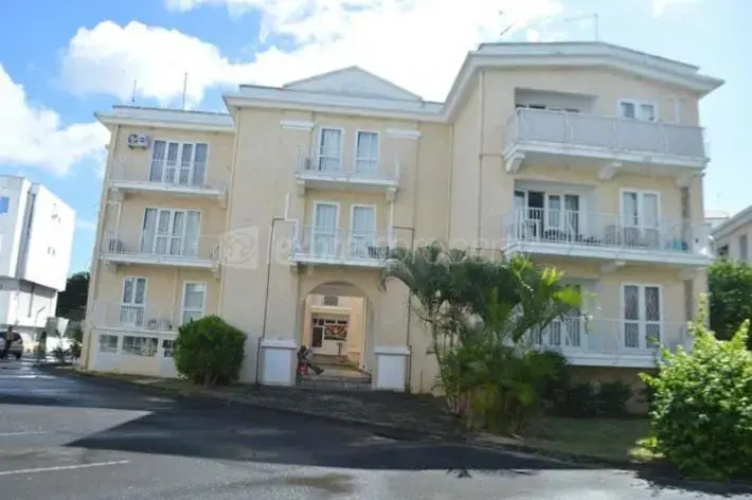 Well equipped peaceful 3 bedroom apartment