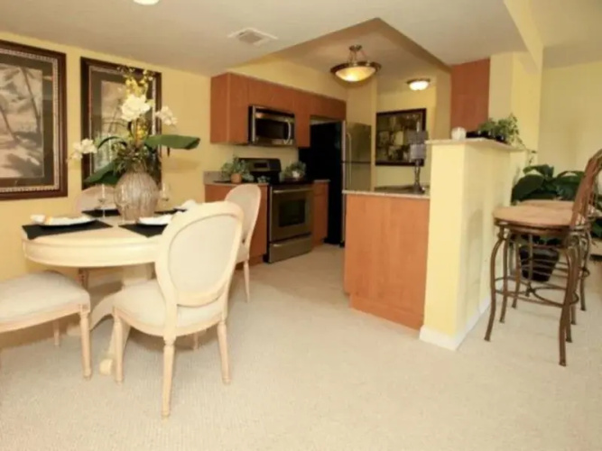 Laguna Bay Apartments