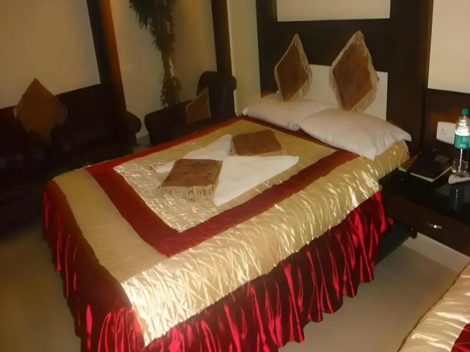 Capital O 12811 Hotel Sree Murugan