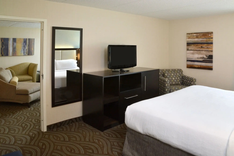 Holiday Inn Youngstown South by IHG