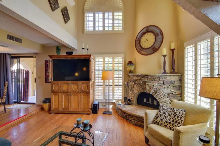 North Phoenix Gem w/ Courtyard & Pool Access
