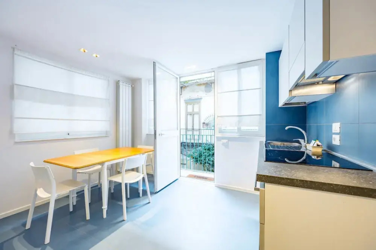 Art Apartment by Napoliapartments