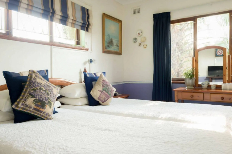 Jean Lee Bed & Breakfast