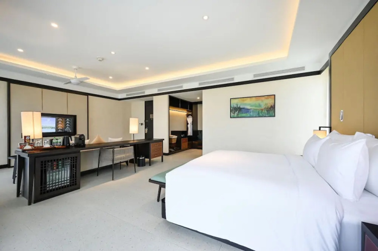 Emerald Ho Tram Resort