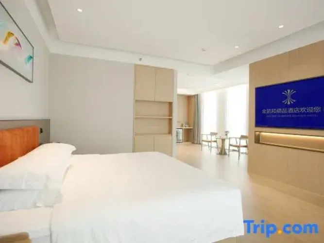 Superior Triple Suite