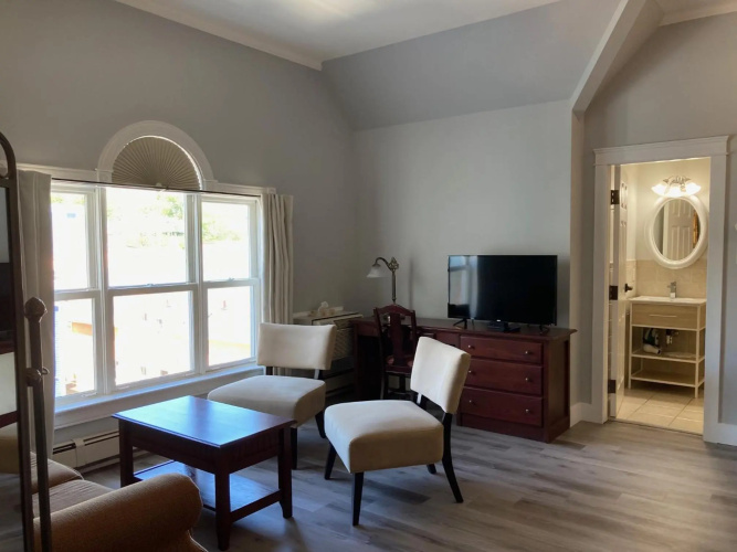 Lunenburg Arms Hotel and Spa