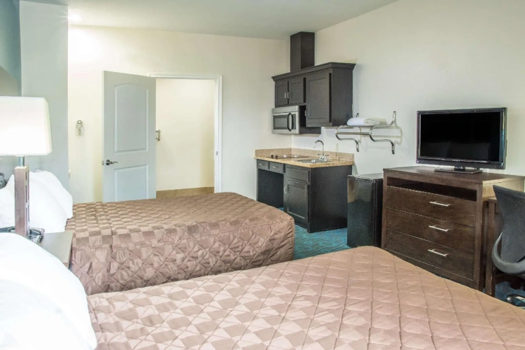 Quadruple Suite