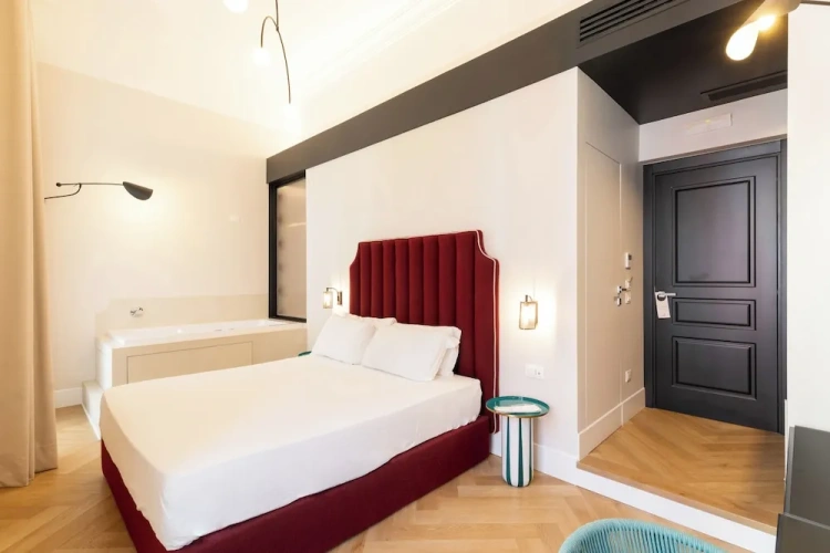 Standard room with balcony and with city view