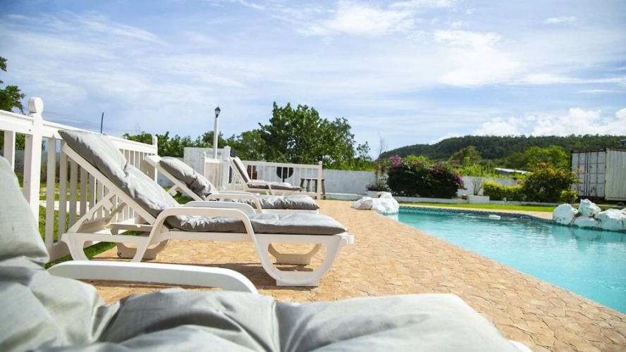 Paradise Beachfront Villas