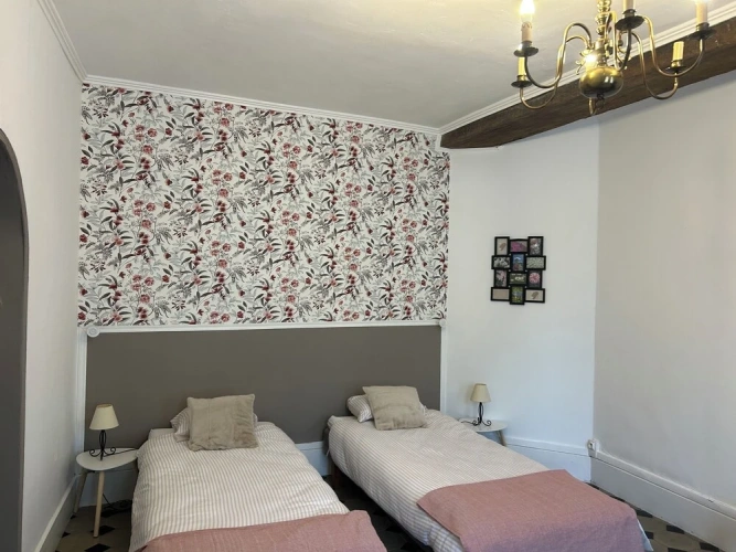 Economy Twin room with city view