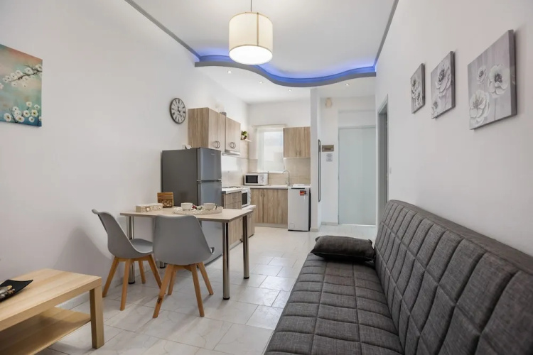 Seafront Apartment in Chania 7
