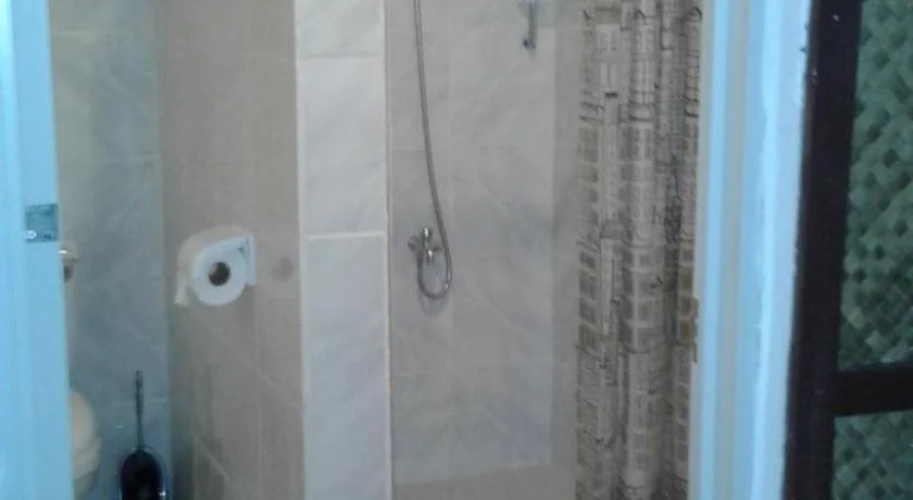 Chelles Guest House And Backpackers