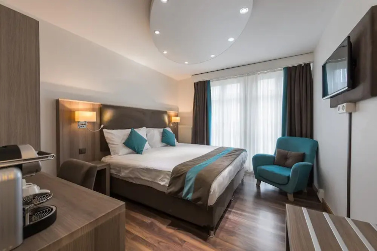 Hotel Rousseau Plus