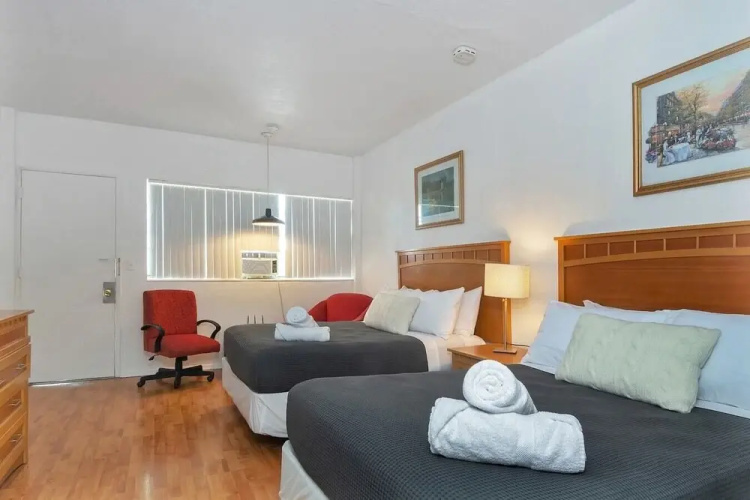 Cozy Studio/1bath, Hallandale Beach,pool & Parking