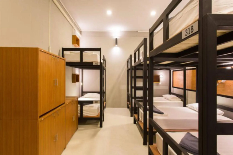 Holiday Station Hostel