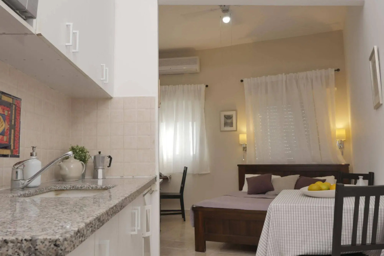 Allenby 2 Bed and Breakfast