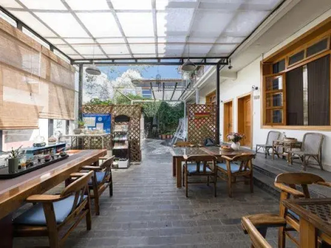 HuaShu Life Inn
